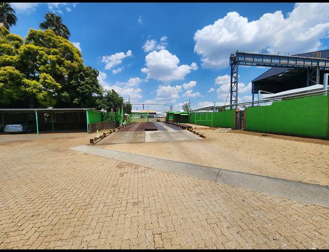 6,000M² INDUSTRIAL YARD TO LET IN WADEVILLE